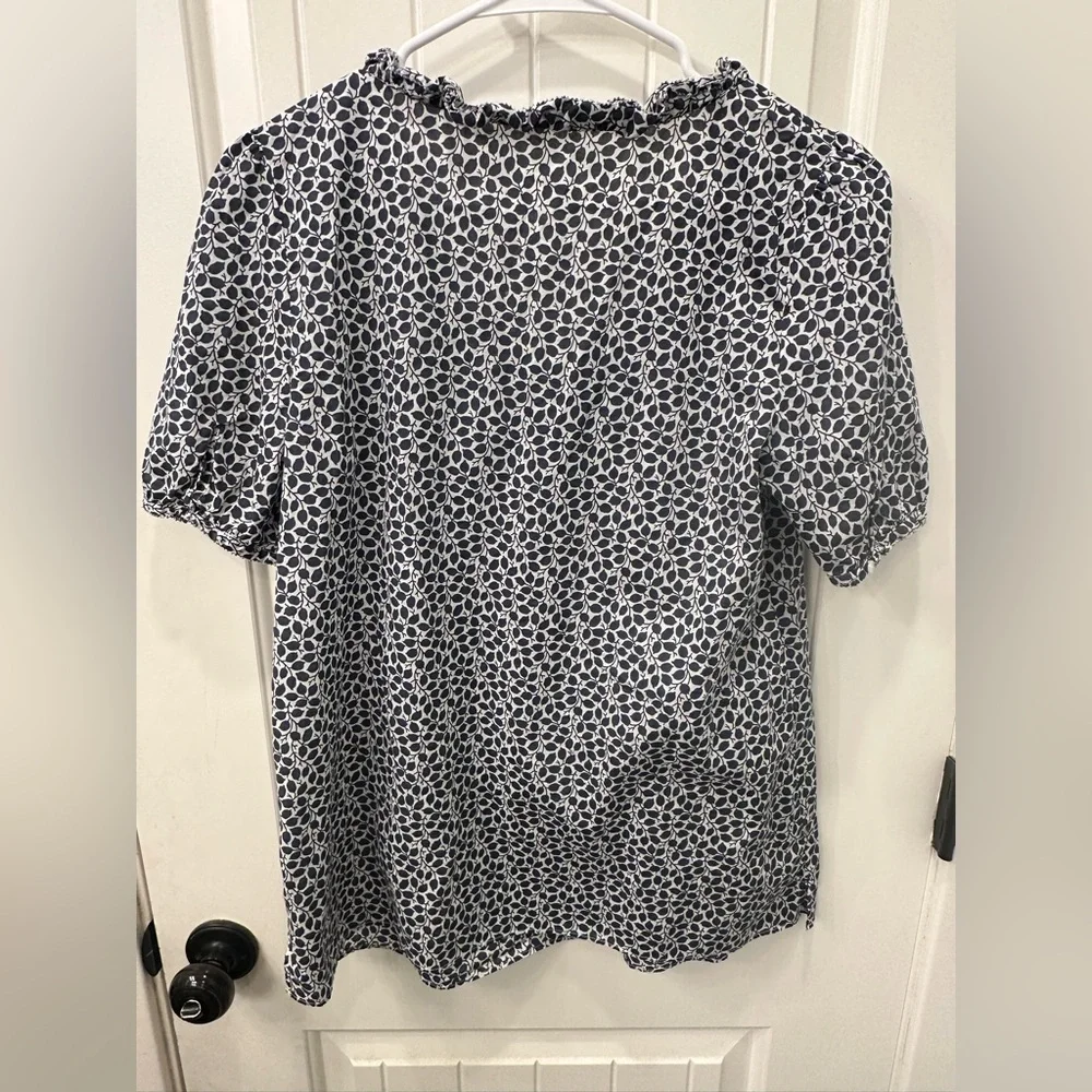 GAP Navy and White Leaf Print Maternity Blouse Small